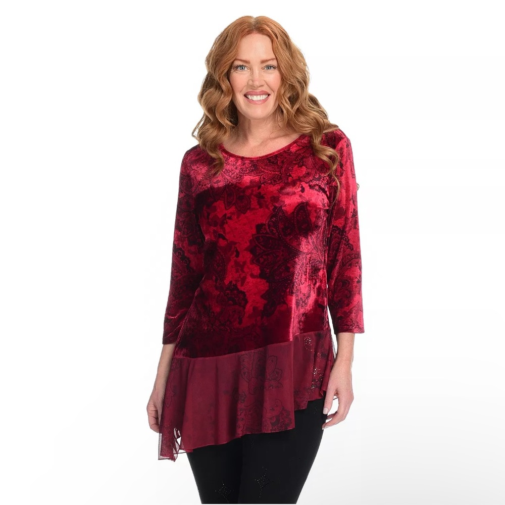 Women’s One World Red 3/4 Sleeve Scoop Neck Asymmetrical Hem Top